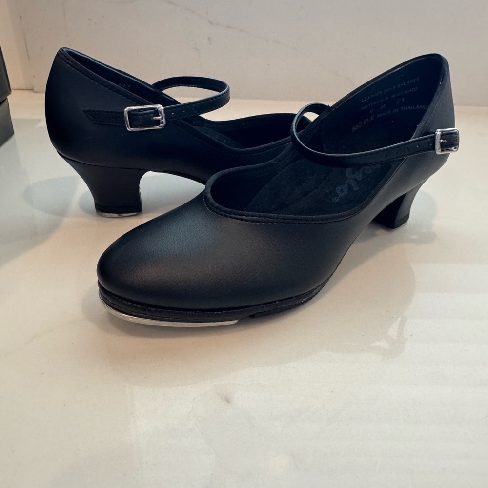 Capezio Black Tap - Girls Shoes 6 M!